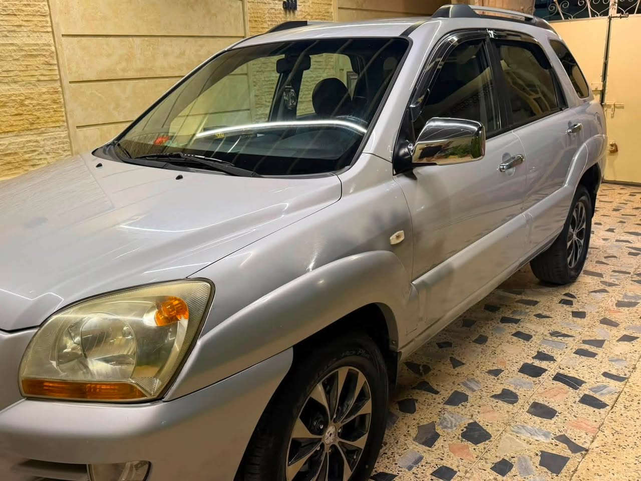 السلام عليكم 
كيا سيورتج موديل 2008 خليجي 295700 كم
باسمي 
محرك 6 2700 
كير ومحرك شرط
تبرد ثلج ❄️ 
شاشة كار بلي 
كاميرا خلفية
6 اريباك
مرايا كهربائية 
رقم مميزة اربع ارقام
باب النفر صبغ وبيها بارد جاملغ اليمين واليسار واشوية بالبوند موضح بالسونر والصور
شرط التحويل 
السعر 115 وبيها مجال
***********
