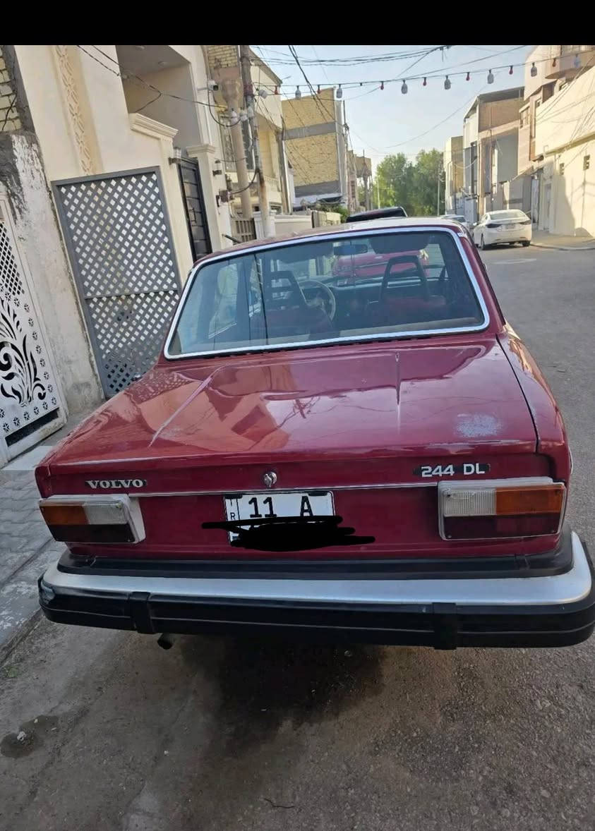 السلام عليكم ورحمة الله وبركاته
للبيع فولفو مديل 1978

حجم 244 ملقب ابو شوارب

مكينه وكير خير من الله

رقم دولي بغداد ب سمن شخصين

منضومت تبريد جديد

السيارة دواخل أحمر جلد

السيارة جاهزة من كل نواحي و لمن تاخذ ما ذب عليه فلس احمر مكان النجف سعر اتصال بيك خير وتدلل رقم ***********
