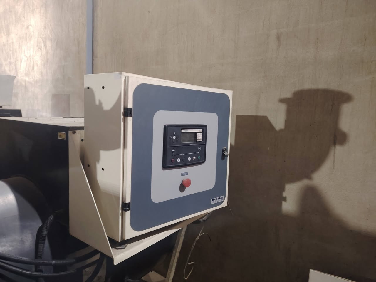 السلام عليكم للبيع بيركنز حجم 4008
            1150 KVA
مولده بحاله الصفر مجدد
للاستفسار الاتصال على الرقم ***********
***********
العنوان موصل
