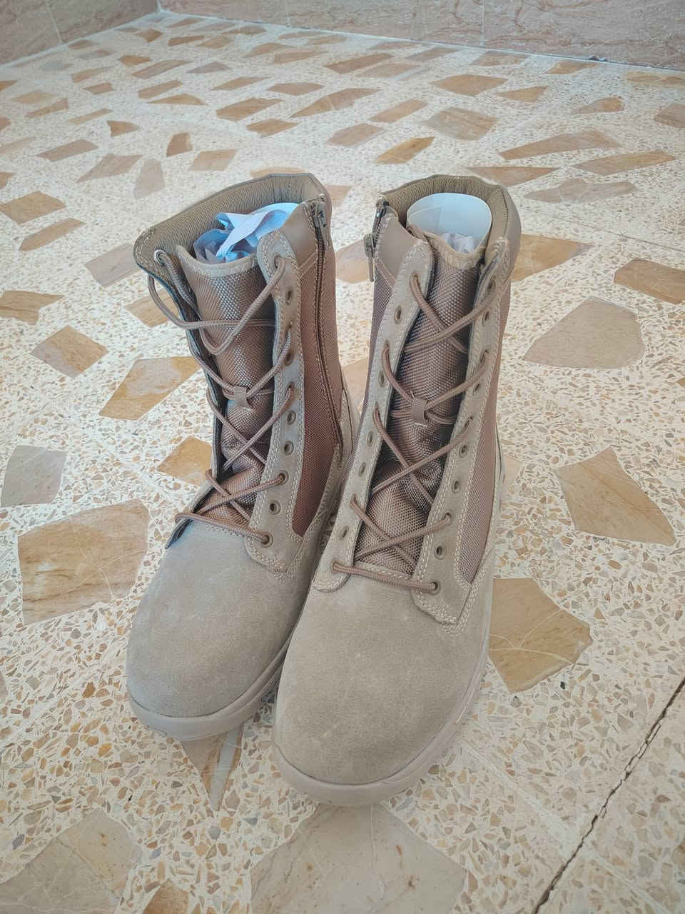 للبيع الحجم 44
***********
