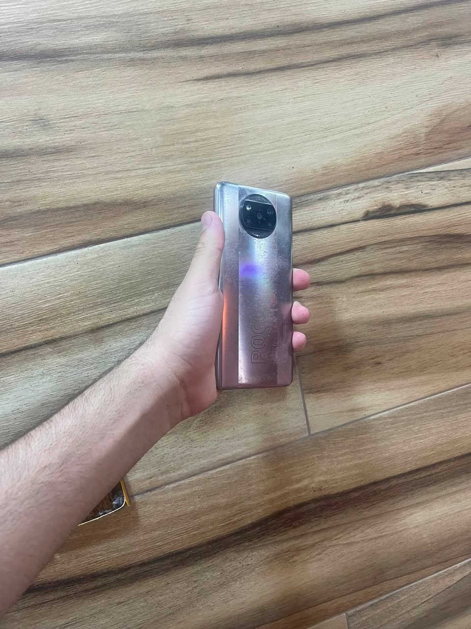 السلام عليكم.
Poco X3 pro.
الجهاز حلو نضيف. 
ذاكرة 256.
60 فريم في ببجي.
كله بلادي مامفتوح شرط.
الجهاز سلس وحلو وكاميرات حلوه وصوت واتصال و سيمكرت كله شغال.
سعره مناسب.
ويرهم مراوس.
هــــ. ***********
موجود اتصال و واتس اب و خاص.

