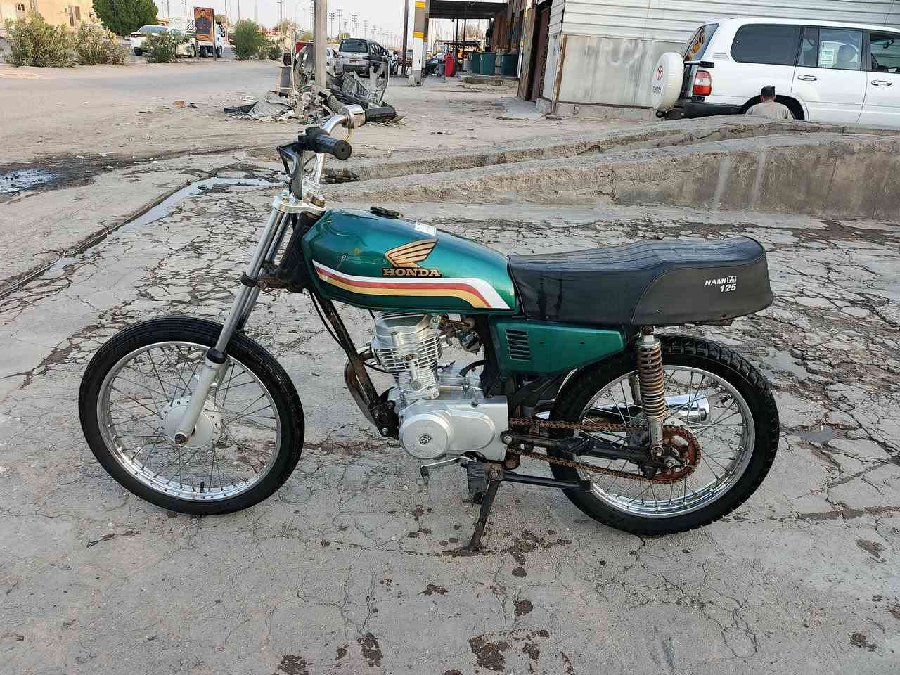 سلام عليكم شباب دراجه نضيفه ومتربه ماعوزه شي كامله سعر 350وهاذا رقمي ***********
