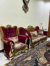 ملكي • نظيف • خشب قوي