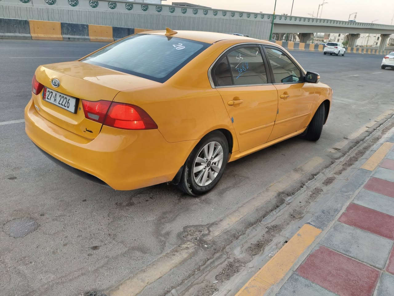 كيا اوبتيما موديل 2010 وارد امريكي حادثها جاملغ وبنيد 
مكينه 2400 جاهزه مكينه وكير وتبريد منضومه جديده حداديه 70٪ لايت زنون شاشه كامره كشن كهربائي سنويه لغايه 2029
مكان السيارة سماوه ناحيه السوير 
السعر 105 وبيه مجال بيع فقط 
للأستفسار اتصل ***********
