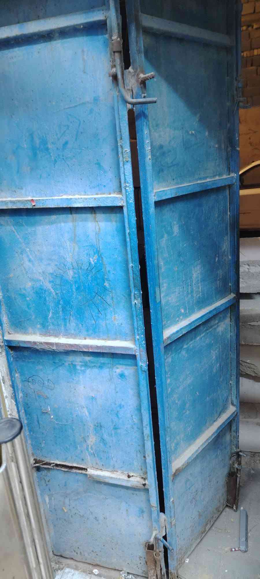 السلام عليكم غراض محل البيع 1.رفوف 2.وباب جام 3.باب حديد سعر كلهم 440 قفل
تواصل واتساب ***********
