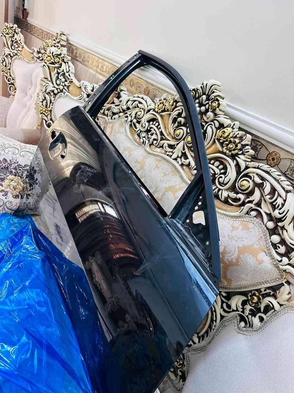 باب كي فور امامي جهة الصدر اسود امريكي ليبل
السعر 600 دولار. للاستفسار الاتصال ع الرقم ***********
