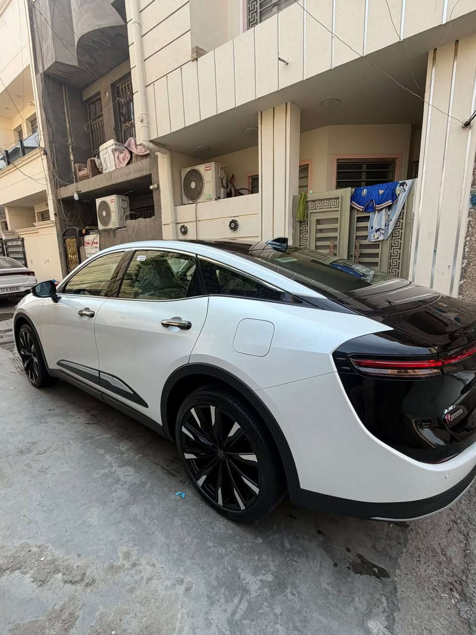 للبيع كراون ماجستا 2023
رقم السيارة اربيل 
ماشيه 26 الف
محرك 2400 تيربو فور ويل 
فول مواصفات 1/1 
لايت ناصي عالي متحرك 
رادار امامي وخلفي 
نقط عمياء 
ويل 21 
تدفئه تبريد كشنات و تدفئه ستيرن 
توقف ذاتي 
خزن كراسي
ابواب شفط
شحن واير ليس
داتا شو 
تنبيه خروج عن المسار 
كامره اماميه وخلفيه و 360 
حساسات 360 
12 سماعه سماعات JBL 
ابواب شفط 
صندوك كهرباء 
ستاره خلفيه 
كراسي امامي خلفي كهرباء 
السياره بحاله الوكاله وبيها بعد 7 تبديلات دهن مجانيه بالشركه  
للاستفسار ***********
مكان السيارة بغداد
السعر 375
