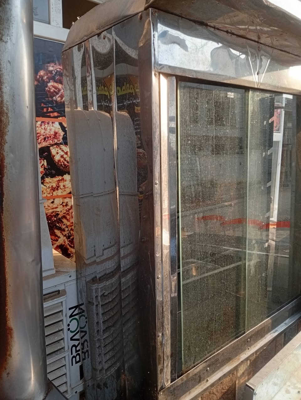 سلام عليكم
غراض مطعم للبيع 
مجمده للبيع 160الف
شويه دجاج غاز كله شغاله 275
طباخ فلافل 100بيه مجال
كرسي ميز كاشير جديد  125الف
جام خانه كباب فلافل 150الف بيه مجال
جام خانه pvc ارتفاع 3متر عرض 250ثنين ونص جديده صار اسبواع من شاده 400بيه مجال 
ميز 3متر طول عرض 60
براد عامودي 200+ثاني 250
***********
ديالى بعقوبة تقاطع القدس
