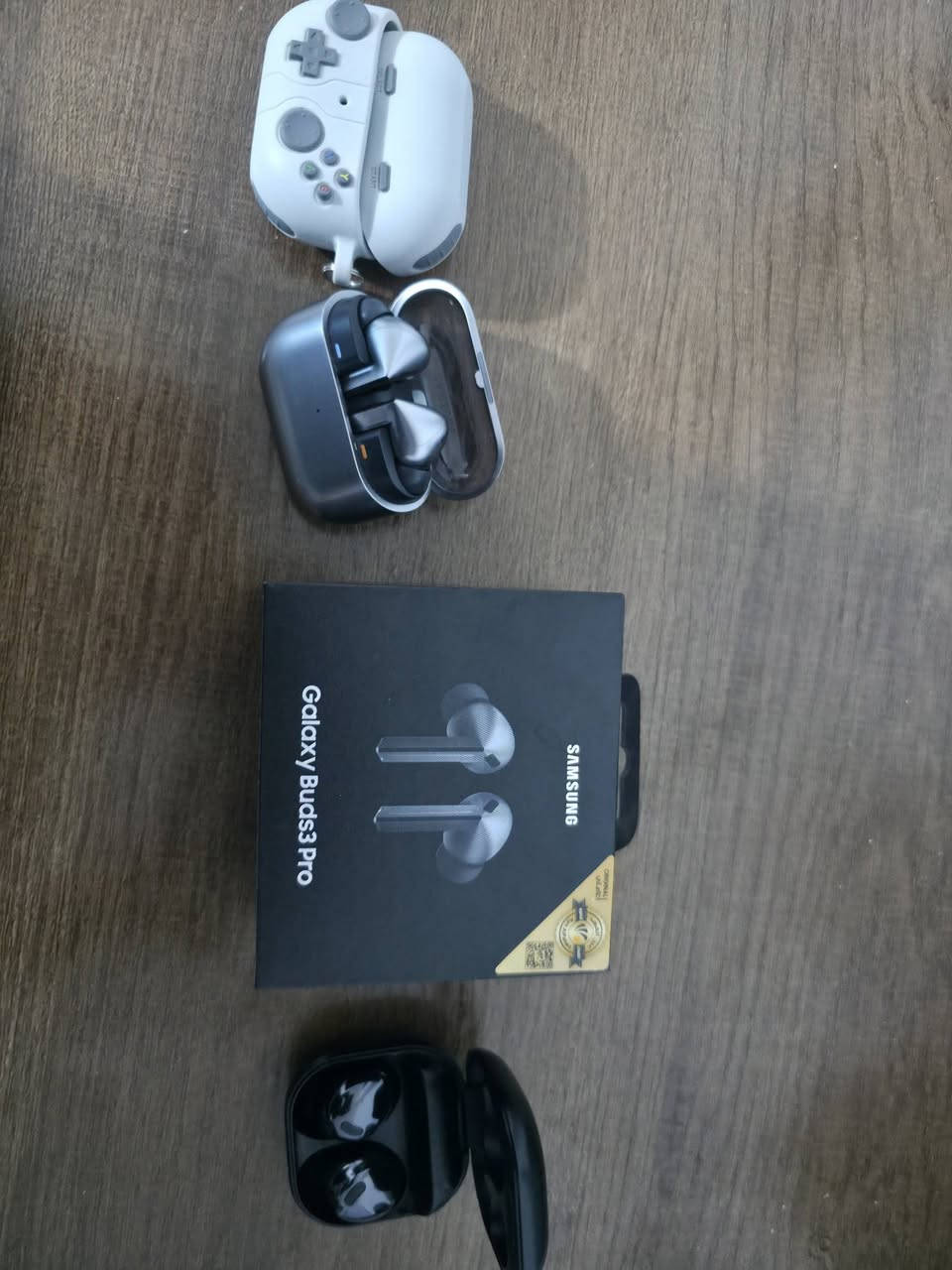 سماعات سامسونك للبيع
Samsung buds 3 pro عين الفهد نضيفة
السعر 125 مع كفر حماية اصلي وكارتون 
Samsung buds pro نضيفه بدون ملحقات 
السعر 60 الف 
مكاني بابل-الحلة 
***********
