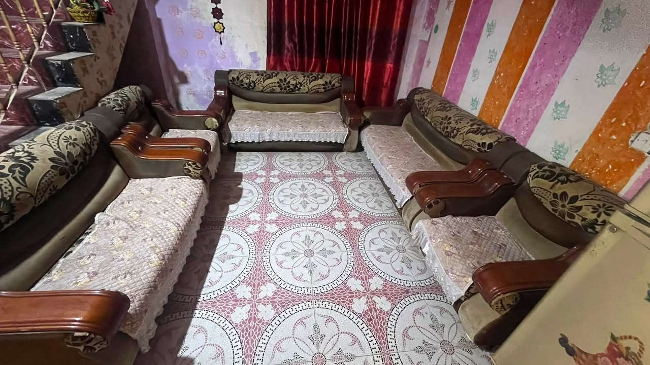 السلام عليكم تخم 5قطع للبيع مستخدم نضيف  السعر250وبي مجال العنوان البصره كرمه علي الرقم***********
