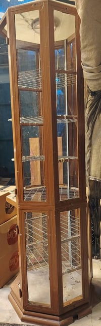 عارضة منيوم زجاجية • ٢م١٠سم • إنارة داخلية