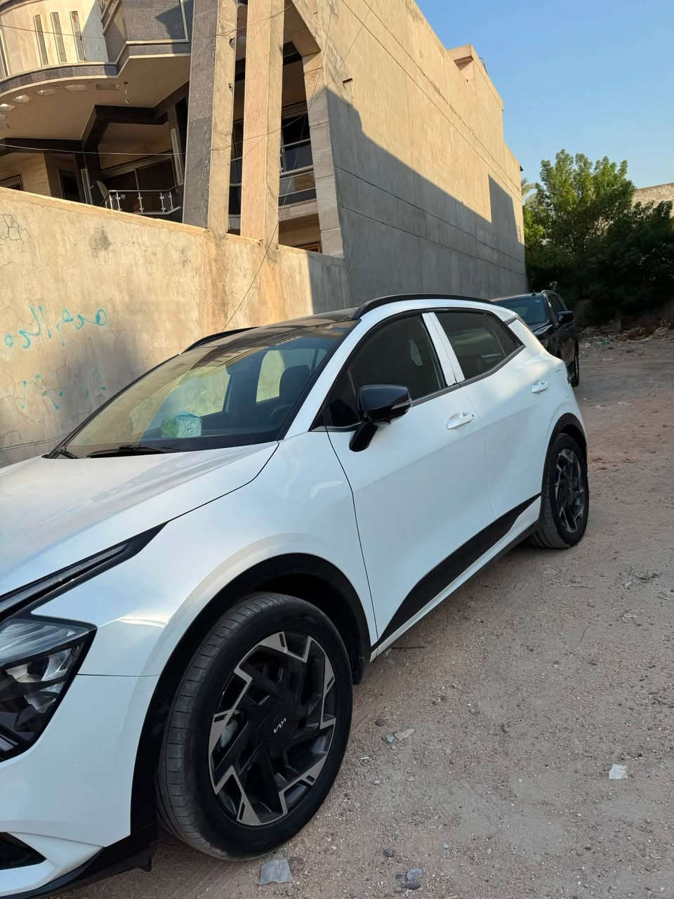 كيا سبورتاج GT-Line 2024 (خليجي) 🚗✨
السيارة بحالة الوكالة ومكفولة من كلشي بشرط الفحص 💯
(صبغ، حادث، شخط، تعديل ❌)
أبرز المواصفات (أعلى فئة فول 1/1):
 🏁 الفئة: GT-Line سبورت وارد خليجي
 ☀️ السقف: بانوراما كاملة
 🖥️ الشاشات: شاشة لمس عملاقة + عدادات ديجيتال كاملة
 📷 الكاميرات: 360 درجة محيطية + حساسات أمامية وخلفية
 🛡️ الأمان: رادار قيادة، تحديد مسار، ونقطة عمياء
 💺 المقاعد: جلد GT-Line كهرباء مع تدفئة وتبريد
 🔑 التشغيل: بصمة دخول + تشغيل عن بعد
 ⚡ إضافات: جنطة كهرباء، شاحن لاسلكي، ويل كب 19 إنش، إضاءة Full LED
 🛣️ الممشى: [اكتب الكيلومترات هنا]
 💰 السعر: [السعر المطلوب أو: قفل / قابل للتفاوض]
 📍 المكان: [المحافظة / المنطقة]
للتواصل والاستفسار:
📞 ***********
