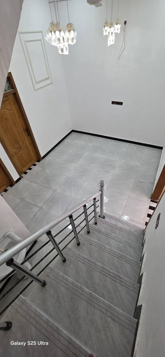 #يتوفر 3 دور جاهزات  للسكن للبيع

#ركن على 3 شوارع 

 #مساحة الواحد  100 متر 

#نوع العقار طابو صرف زراعي باسم عراقي
 
وكاله ومكاتبه ونسخه من الطابو

 بناء جديد وحديث

 #موقع ابو الخصيب حمدان المركز  شارع البريد
 
  #يتكون البيت من غرف نوم 2 و صالة و مطبخ و

 ديوان و صحيات خارجية و داخلية

 #شارع 8متر

  #طريق تبليط كهرباء ماء
 
  #سعر (63) و قابل للتفاوض للستفسار #الاتصال

 او واتساب  #***********
 
#او مراسلة الصفحة #Abbas Nehme البصرة, العراق
