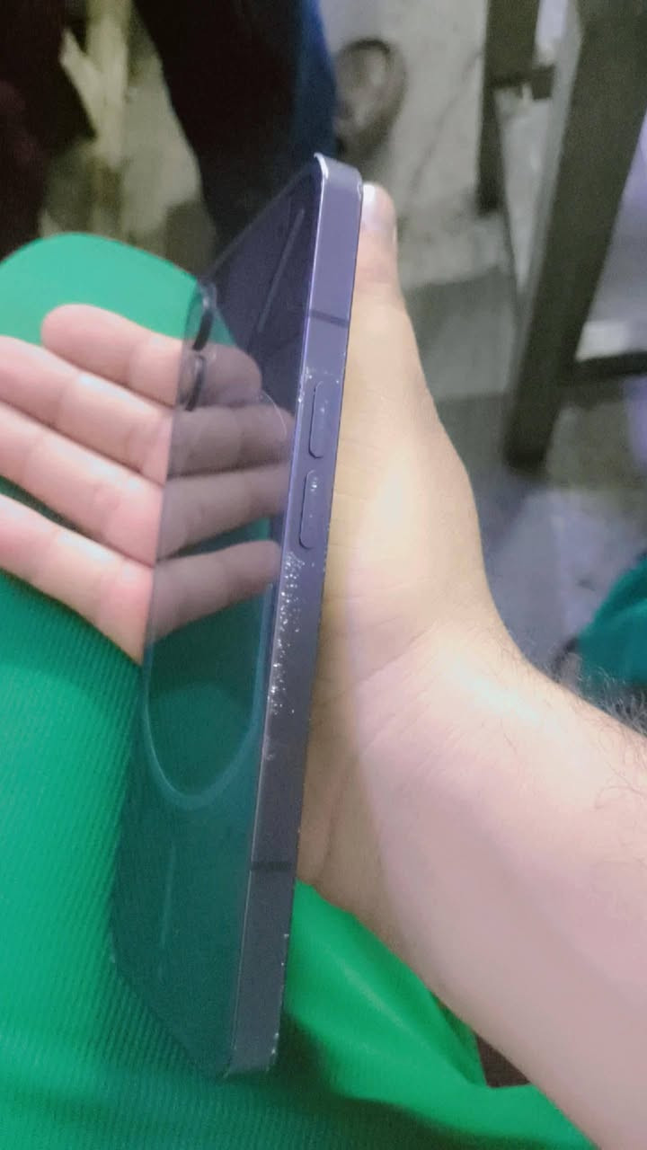 يهالسلام عليكم جهاز.Nothing phone. ذاكره 256جههاز معروف بمواصفاته ول العاب الكامره الخلفيه 50mplOS
 المعالج snapdragon 778G+ معالج من الجيل الحديث 

سعر الجهاز ب 300 وقابل للتفاوض 
المكان :بغداد الكاظمية 
رقم الهاتف : ***********

نص مكتوب في الصور:
- 7:25 لمحة عن الهاتف NOTHING OS 3.2 جهازك محدث اسم الجهاز Nothing Phone (1) المعالج Qualcomm Snapdragon 778G+ الكاميرا الخلفية: 50MP OIS + 50MP الأمامية: 16MP ذاكرة الوصول العشوائي 12GB + 2GB التخزين 256 غ.ب