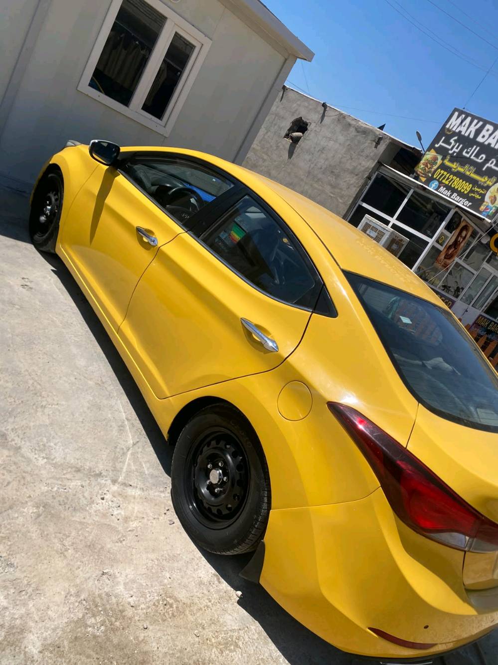 السلام عليكم افانتي الانترا موديل 2014 مكينه 1600 كنديه بيها جاملغين وبيها اشويه معجون بل قماره قليل وخشم البنيد هم بي معجون اشويه