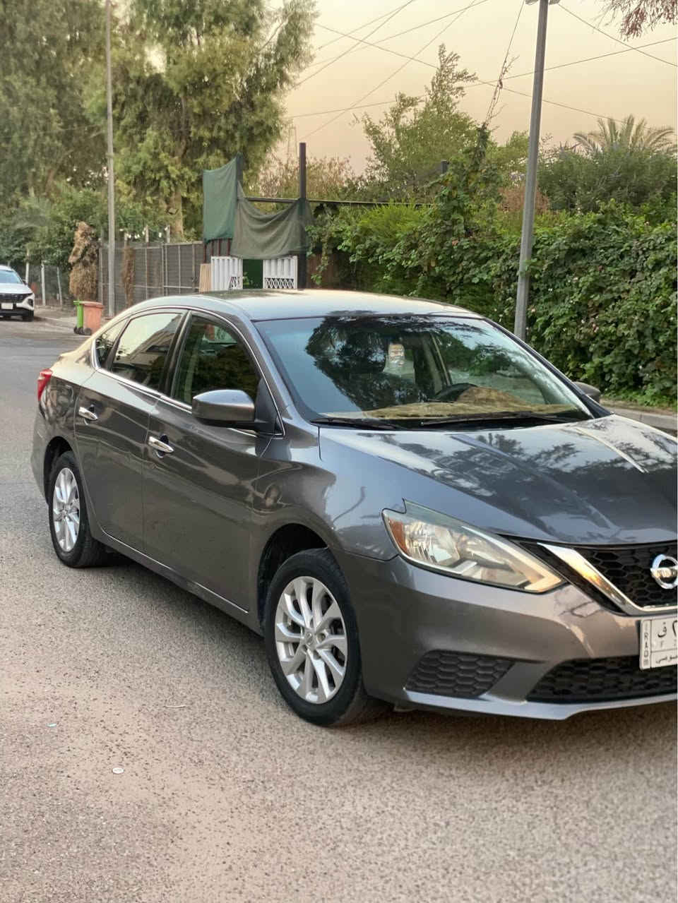 سلام عليكم 
سنترا 2019 وارد امريكي حادثها جاملغ وباب ومبدلات نفس الون يعني مابيها صبغ بس دوسه مصبوغه سياره صدر امامي خلفي بيها بارد ب جاملغ ال امبدل وبل بنيد 
ماشيه 95مايل 
مكاني اليرموك 
رقم*********** بغداد, العراق
