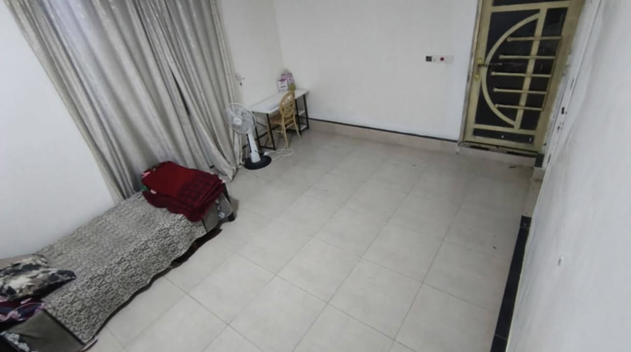 للرهان  دار [  150  متر  ] جديد خلف سكلة الكرعاوي 

حي ميسان 

المحتويات 

غرفتين  +  صاله  +  استقبال  +  مطبخ  + 
صحيات __ داخلية  + صحيات __ خارجية 
منور  +  طارمة 

رهينته  [  25  مليون ] 

للاستفسار 
***********
