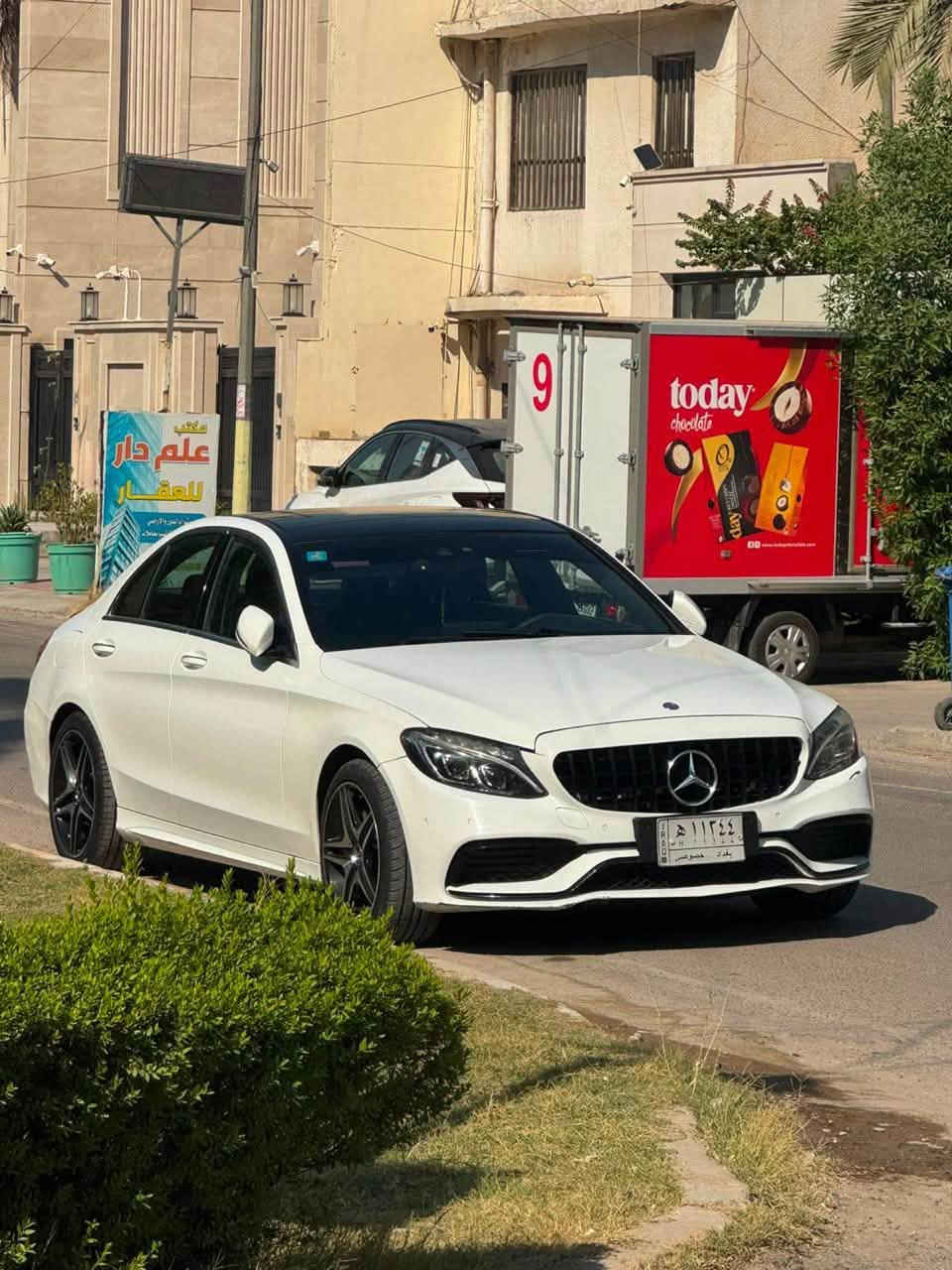 C 300 2016
بدي كت بل كامل c 63 s 

وارد امريكي 
فول 1/1 فول للاخير 
صبغ قبق جنطة و جاملغ امامي بدون ايرباك 
بدون دواخل و جاملغ خلفي معدل بارد 
داخل اسود 
بانوراما 
شاشة كبيرة 
دبل ماوس 
فول 
ماشية 216 الف فقط 
عنوان سيارة بغداد 
سعر مناسب جدا جدا جدا 
*********** 
#mahdi_amg
