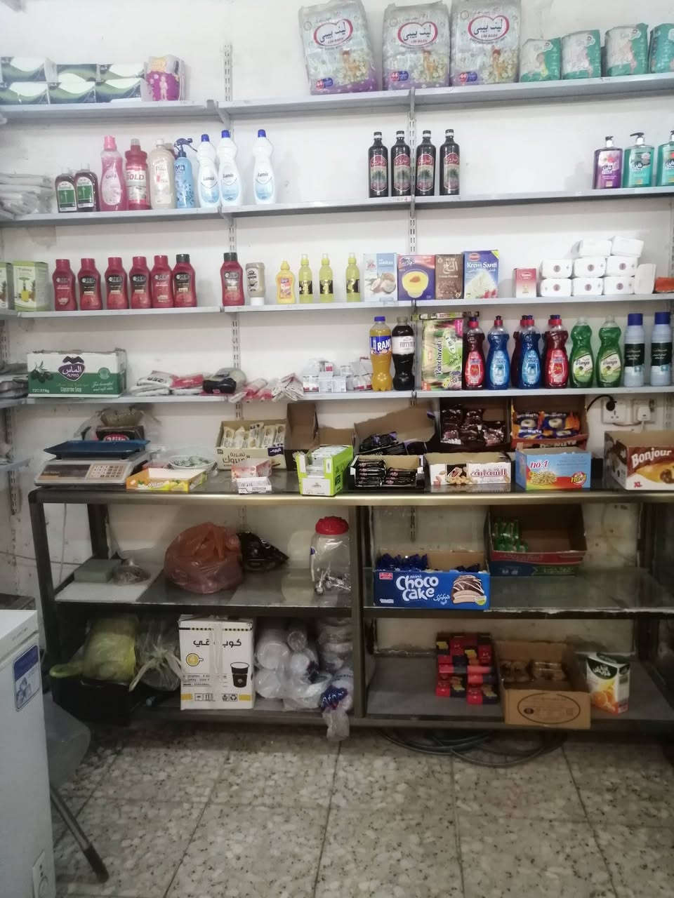 اسواق  للبيع بغداد الغزاليه شارع الظغط للاتصال ***********
