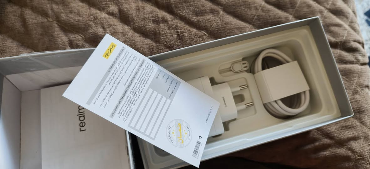 📱 للبيع Realme 16 Pro 5G 🔥
مستخدم ايام غراضه ما مفتوحة 

✨ جهاز قوي وأنيق، مناسب للاستخدام اليومي والألعاب والتصوير.

🔹 شاشة AMOLED ‏6.78" بدقة عالية وتحديث 144Hz
🔹 معالج Dimensity 7300 Max 5G
🔹 رام 8GB
🔹 ذاكرة 512GB
🔹 كاميرا رئيسية 200MP مع OIS
🔹 كاميرا سيلفي 50MP
🔹 بطارية ضخمة 7000mAh
🔹 شحن سريع 80W
🔹 يدعم 5G
🔹 بصمة داخل الشاشة
🔹 NFC + IR
🔹 نظام Android 16 / realme UI 7

📦 الجهاز نظيف وحالته ممتازة
📍 المكان: بغداد
***********
