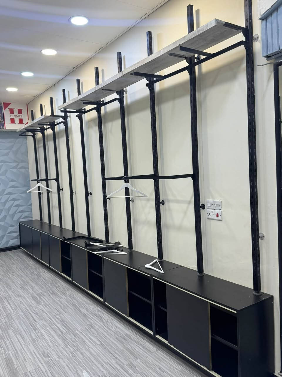 ديكور  حديد و mdf  للبيع ***********
