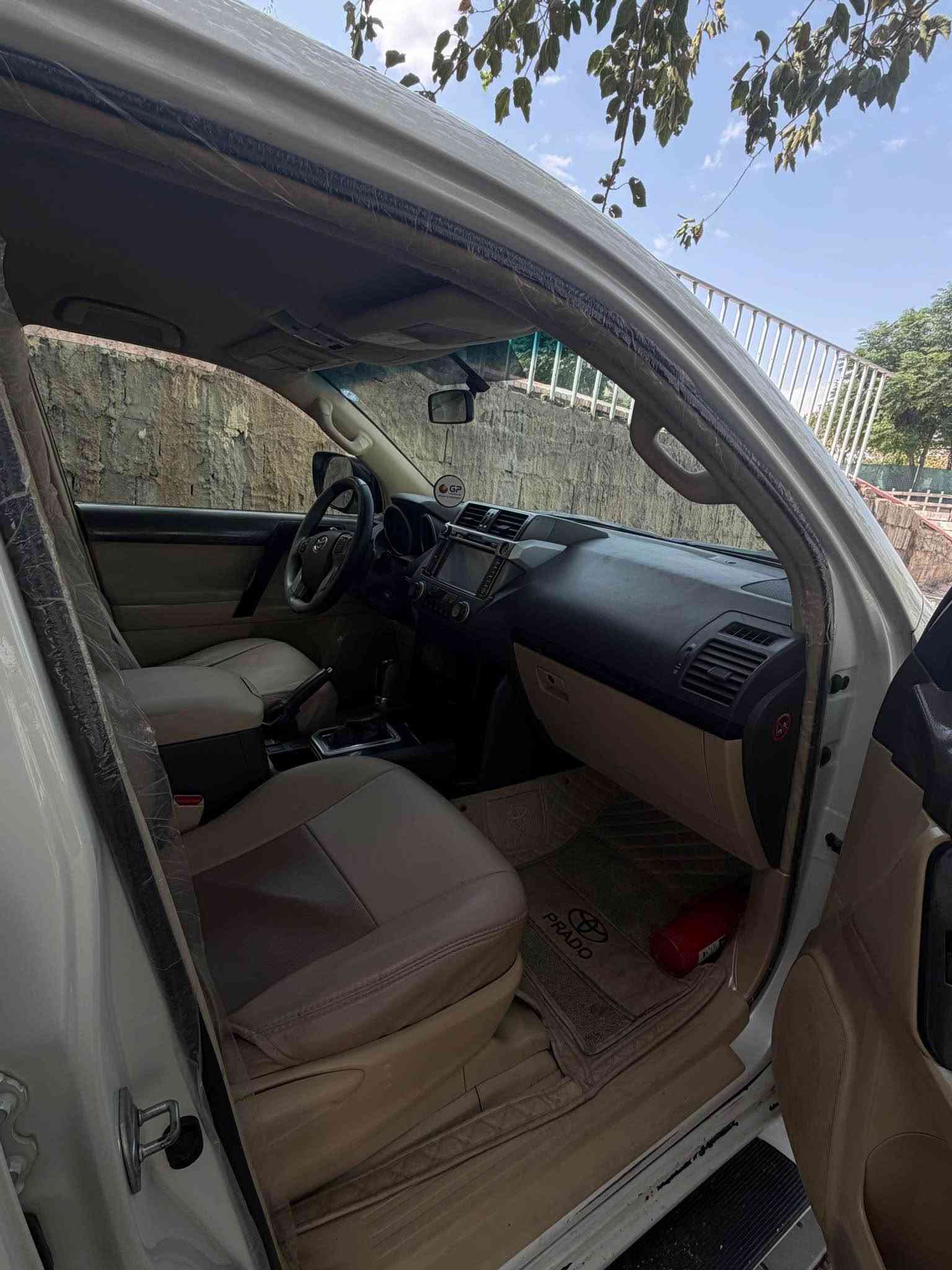 Toyota prado 2014 TX.L نمونە لە جوانی
بێ بۆیاخ 
١٠٩ هەزار حقیقی ڕۆشتوە
سۆنەریم داناوە تەنها کەمێک ساردی هەیە
سەنەوی تا ٢٠٢٩ تازەیە بە ناوی خۆمانەوەیە
٤بستۆنی مەکینە ٢.٧
مواسەفاتی TX.Lسپێر لە کۆڵ
سەلاجە و تەبرید مەرکەزی ٣ ڕیز گوشن و دەبڵ ئەکسل و تەحەکوماتی سوکان و شاشە ئایپاد و ناو زەرد و ٤ جام ئۆتۆ....
سێعری ٢٥٠ گەڵاو مەجالێکی کەم و برایانە
***********٧٧٦٢٥٦٢٠٠٦
سەیارەکە لە سلێمانیە..سپاس بۆ ئەدمین السليمانية, العراق

نص مكتوب في الصور:
- PRADO