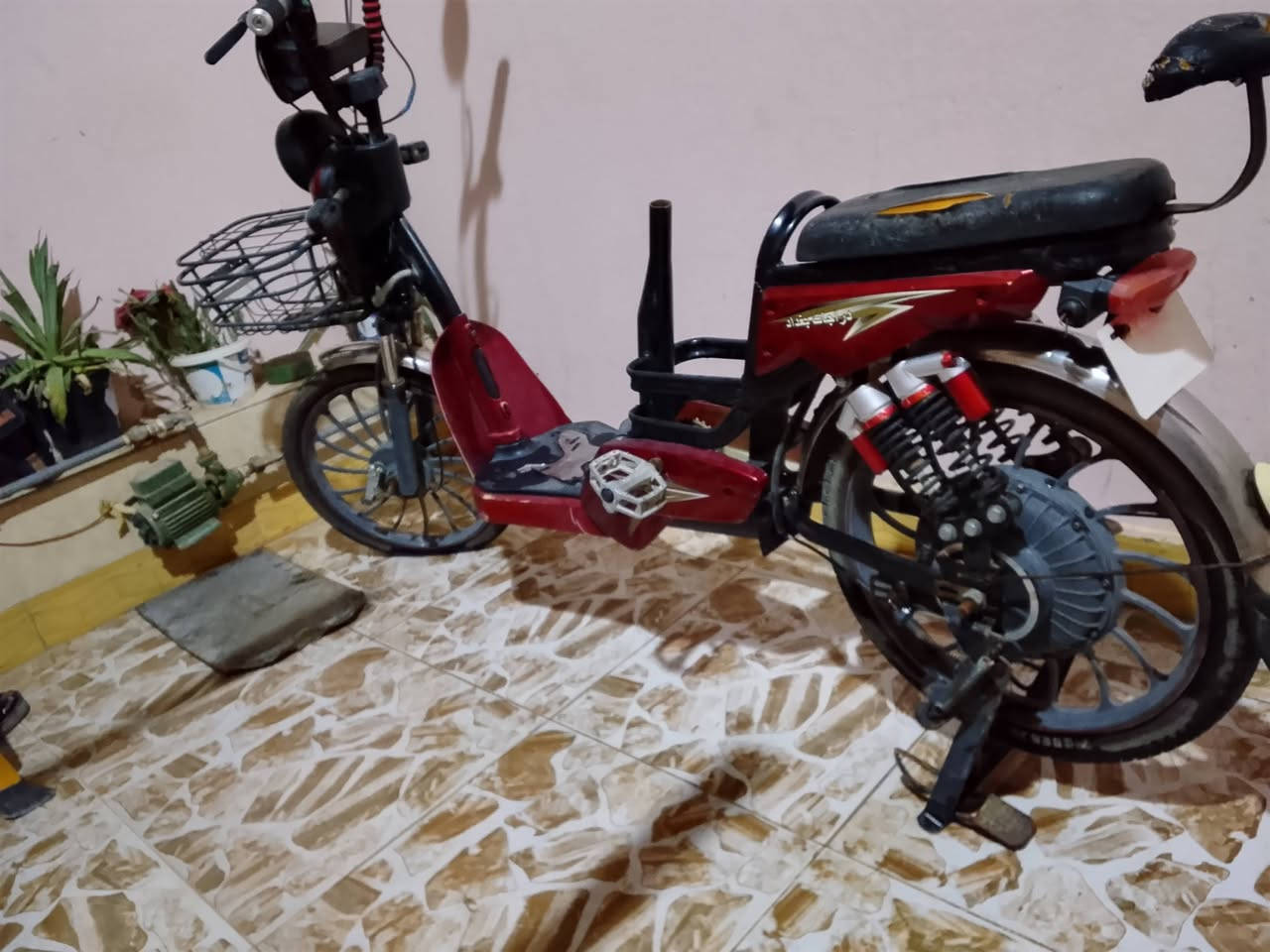 مطور شحن • ٤بطاريات • هيت