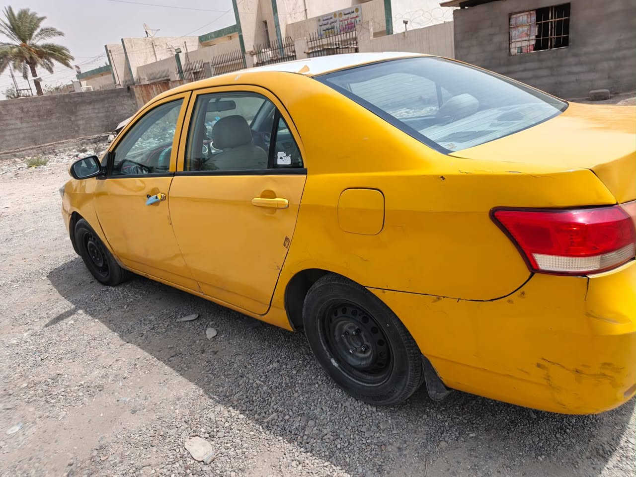 موديل 2013
تبريد ثلج 
كير عادي 
صدر نضيف 
مكينة بيهة خيط تبخير خفيف 
تخم تاير 
باتري جديد 
كهربائيات كاملة 
كشر يرادلة ترتيب بي طخات بسيطة 
سعر 35 وبيهة مجال 
عنوان بغداد الدورة 
***********
