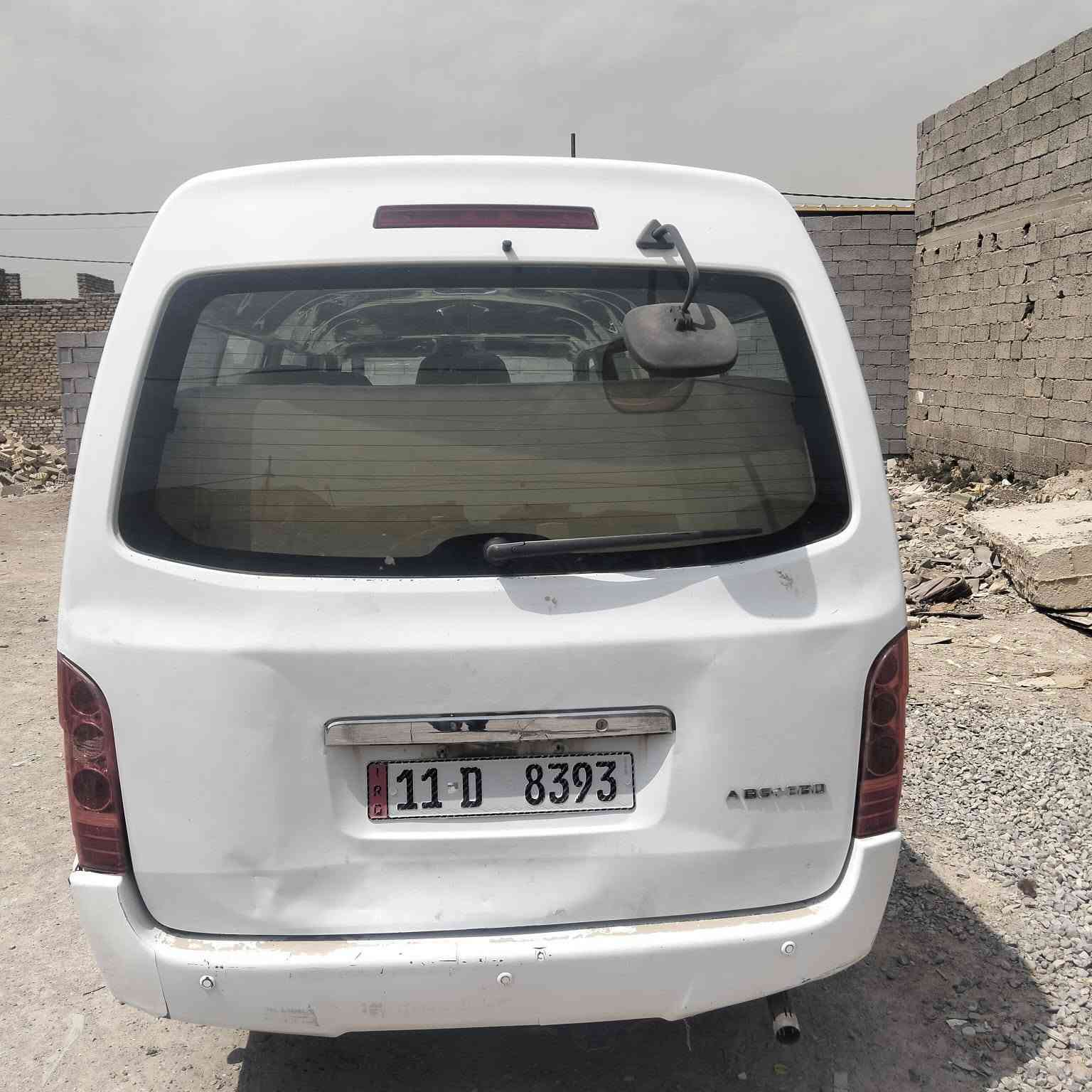 السلام عليكم جنبي H1 2014 السيارة جاهزة وحلوة خير من الله مكينة جديدة فور واي كير صدر جاهزة خير من الله رقم انكليزي مصفرة تحويل ثاني يوم مكان السيارة بغداد سبع قصور سعرها 79 وبيها مجال ***********
