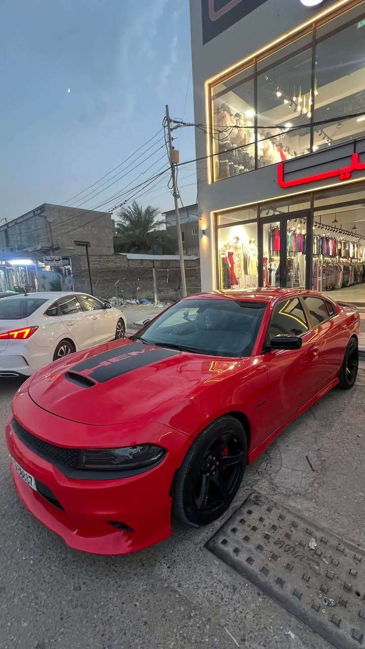 جارجر احمر rt 5700
موديل 2022
ماشيه 37
رقم أربيل باسم شركه سنوه ٢٨
كير محرك مكفول 
جاملغ عكس سايق كلير فقط بدون فتح وشبر بارد بجم كبس ايرباكً سليم الباقي مكفول 
الاتصال ***********

