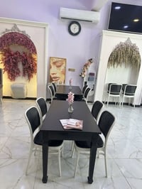 ميوزه • ٦ طاولات • ١٠ كراسي