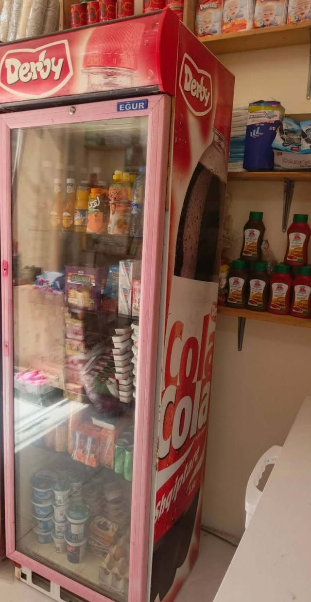 السلام عليكم عارضه شرط التبريد 200 الف وبيها قليل المكان بابل القاسم ***********
