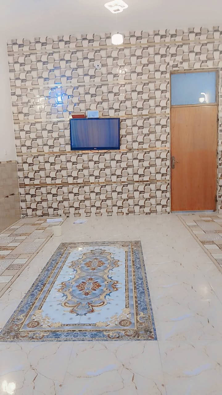 دار للبيع ٢٠٠ مترحي النورين الزراعي قاطين بناء حديث أول بيت على الشارع العام للتواصل 
***********
