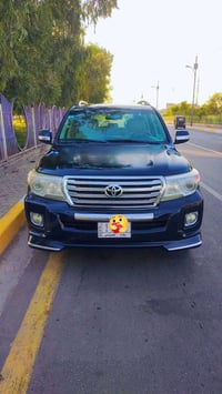 لاندكروز الون اسود للبيع باسمي مديل 12 بيها صبغ صفحه السايق بدون دواخل...
