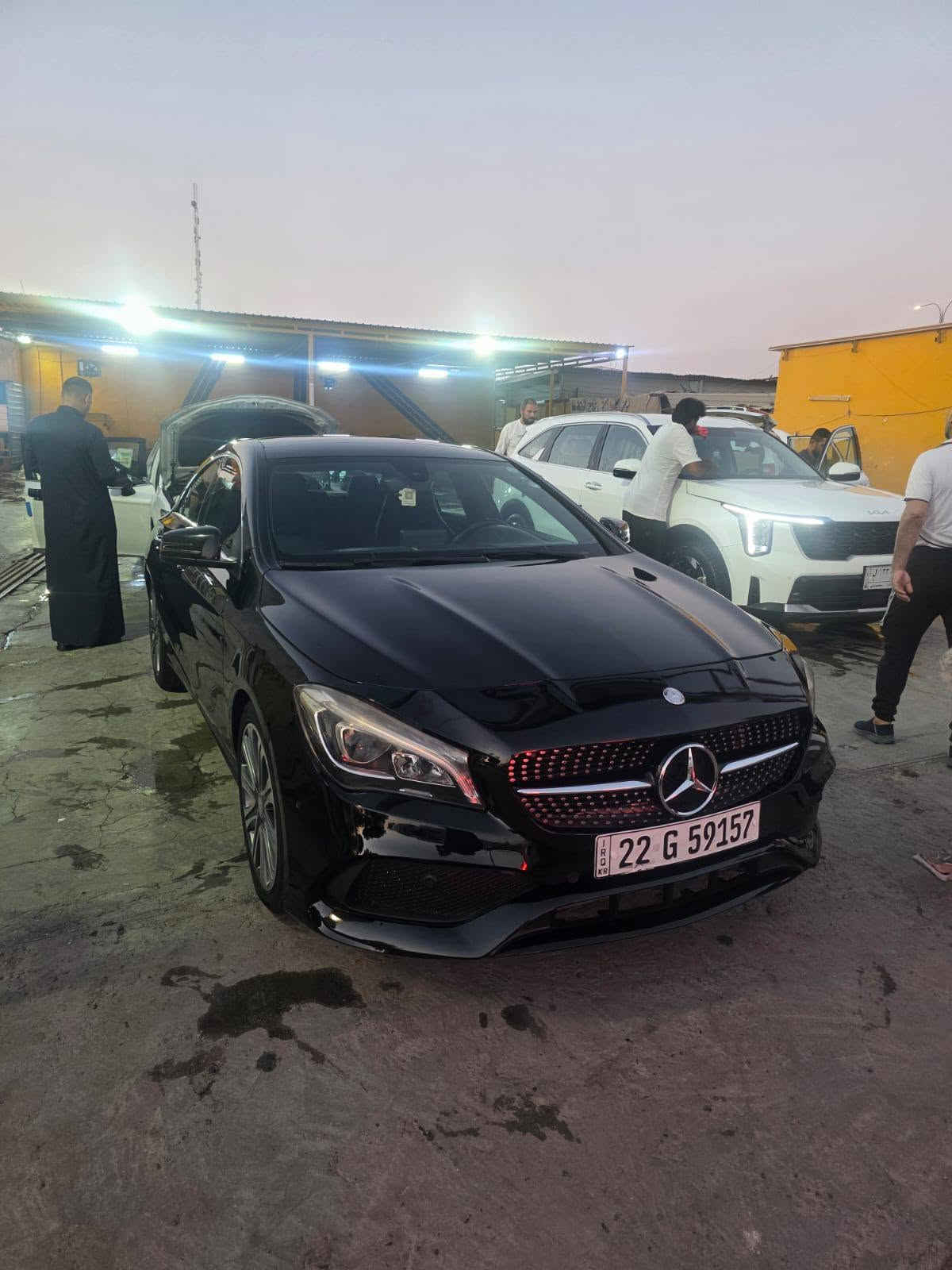 سلام عليكم ورحمة الله وبركاتة مارسيدس 2018 CLA250 للبيع سيارة وارد امريكي ضرر فقط بارد بجاملغ فقط ماشية 143ميل اسود لون مواصفات بانوراما و شاشة و كاميرا خلفية و مارسيدس بعد كله مواصفات مكينة 4 سلندر 2000 تيربو سعرها ب175 و بيها مجال و مكانها رمادي شارع 40 قرب جامع الواثق ***********
