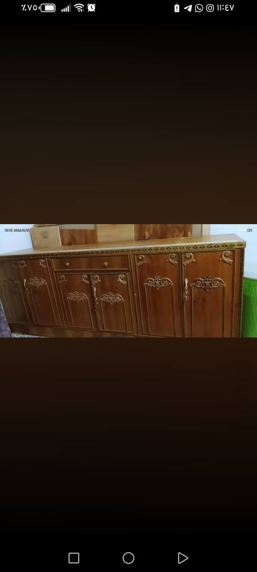 سلام عليكم بوفيه نضد تحافض على الفراش من لتراب والحشرات تسكام عد نجار خشب صاج أصلي مبيهه كل ضرر مسكمتهه ب750 ودابيع ب350 مضطره لين المكان من نقلتهه للغرفه لخ طلعت جبيره ولغرفه زغيره وحالين مفتوحه لطابق لفوك مثل نضام هاي بس بدون رحلين مثل مشوفون لقطع وراهه مخليتهن ...عنوان بغداد جسر ديالى لقديم نهاية شارع 70 قرب حسينية أصحاب الكساء وكنتور بابين صاج ثقيل جدا ب100

نص مكتوب في الصور:
- بوفيه نضيده مال فراش تحافظ عليهم من الغبار والحشرات وجماليه شركة العائلة العراقية للنجاره العامه في عموم العراق الحبيب *********** شركة العائلة العراقية ٠٤-٢٠٢٤-١٤