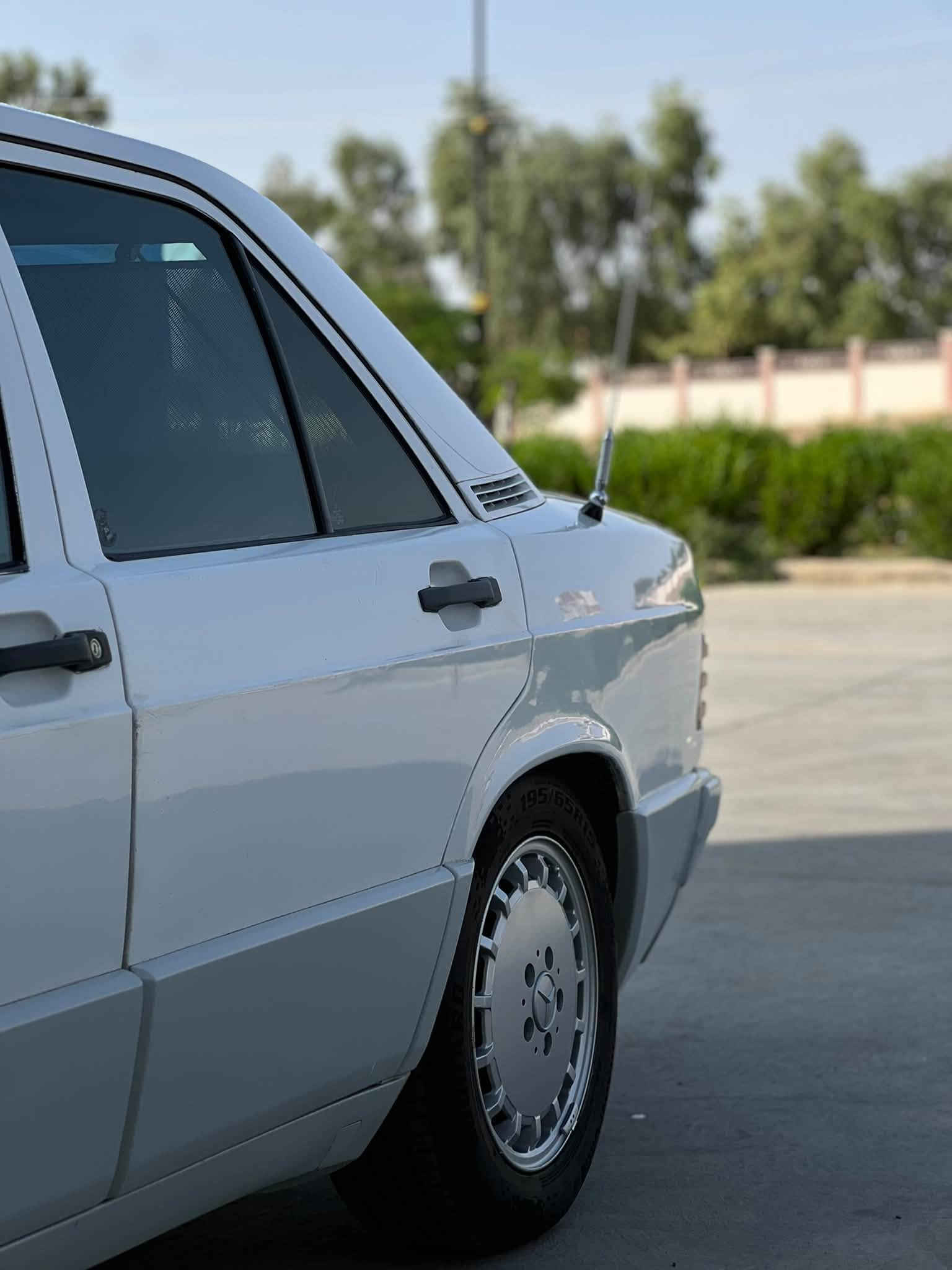 مرسيدس 190 • ١٩٩٠ • خانقين