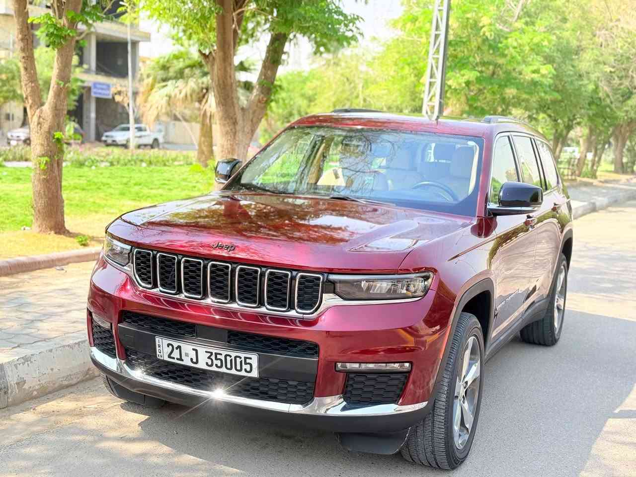السلام عليكم ورحمة الله 🌹

🔥 للبيع جيب جراند شيروكي VIP موديل 2022 🔥

📌 السيارة بسمي مباشر
🔴 لون عنابي مميز
⚙️ مكينة 3.6 V6
🚗 ماشية 40 ألف كم فقط
⭐ فول مواصفات

✨ المواصفات: • بصمة دخول وتشغيل
• بانوراما
• قير أوتوماتيك
• سايد بريك كهرباء بدگمة
• تشغيل ستارت/ستوب
• تحكم من الستيرن
• مثبت سرعة
• شاشة
• كاميرا خلفية
• حساسات
• أنظمة أمان
• تحكم كهربائي
• داخلية جلد ومرتبة
• تكييف
• درايف مودات
• مرايات كهربائية
• نوافذ كهربائية
• جنوط
• إضاءة LED

🎨 الصبغ: فقط البنيد، ومبين بالسونار.

💰 السعر: 260 ورقة 💵

📍 كربلاء
📞 ***********

