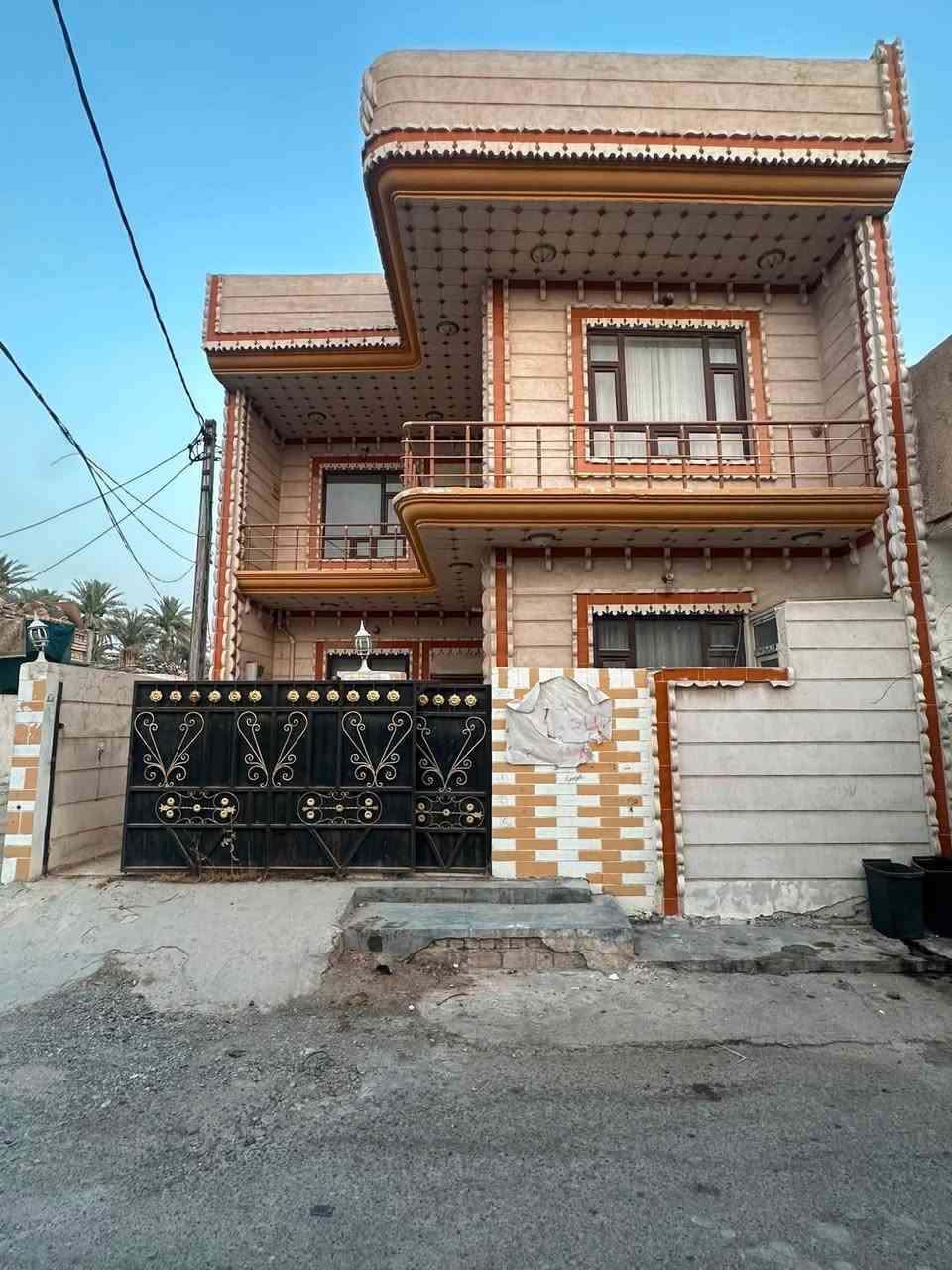 ✅دار  للبيـــــــع// ركـن في  المزرعة بسعر جدا مناسب  ✅ 
 
🏗️📍المــــــــوقع// مزرعه _ خلف جامع الهدايه  _ او داخل فرع مكتب ارام او قرب الحرسة 

✏️المســـــاحة/ 228م / طابـــــــو صـرف

🚩 الدار  ؛؛  طابق الاول ( غرفة نوم _ صحيات داخلي وخارجي _ استقبال مفتوح مطبخ _ هول داخلي _ كراج  

الطابق الثاني (( 2 غرفة نوم _ مطبخ _ صحيات))

🏳️ موقع رائع    _ قرب السوك  _  بناء جديد

السعر // ارسل رساله عل الصفحة او قم بلاتصال لمعرفة السعر

🏫📚نستقبل جميع عروض البيع و ترويجها بإعلانات 

للمزيد من التفاصيل الاتصال او المراسلة خاص  ***********
 📍موقع المكتب  📌 خانقين - المزرعه
خلف جامع الهدايه

