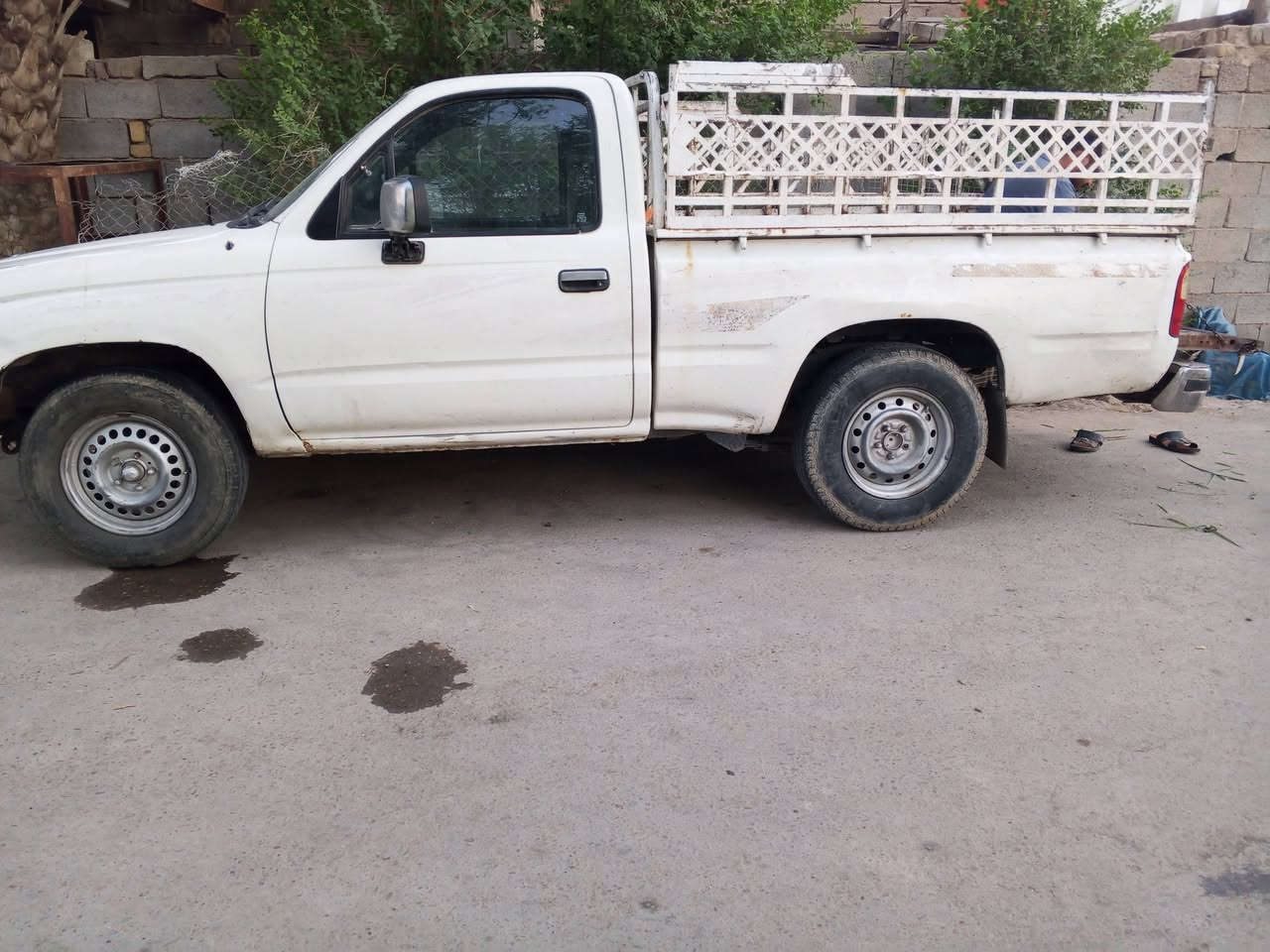 يالله للبيع بيكم تيوته موديل 2001.   المكان ميسان  للستفسار اتصل ‏‪***********‬‏
