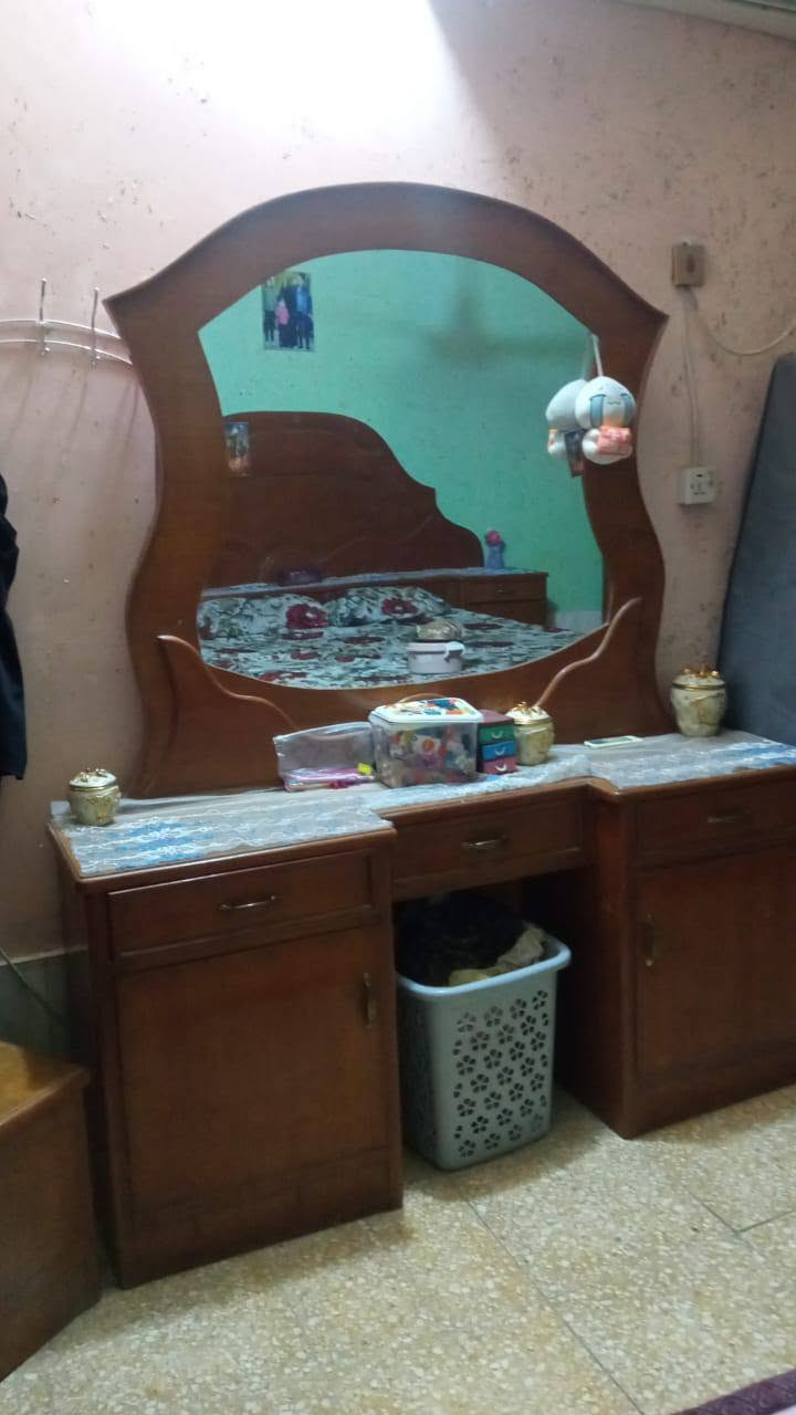 غرفه مستعمله للبيع نظافه 70% بدون كنتور جربايه ميزه تواليت زاويه
ه***********
حله شارع 80 خلف مدينه ارض بابل
