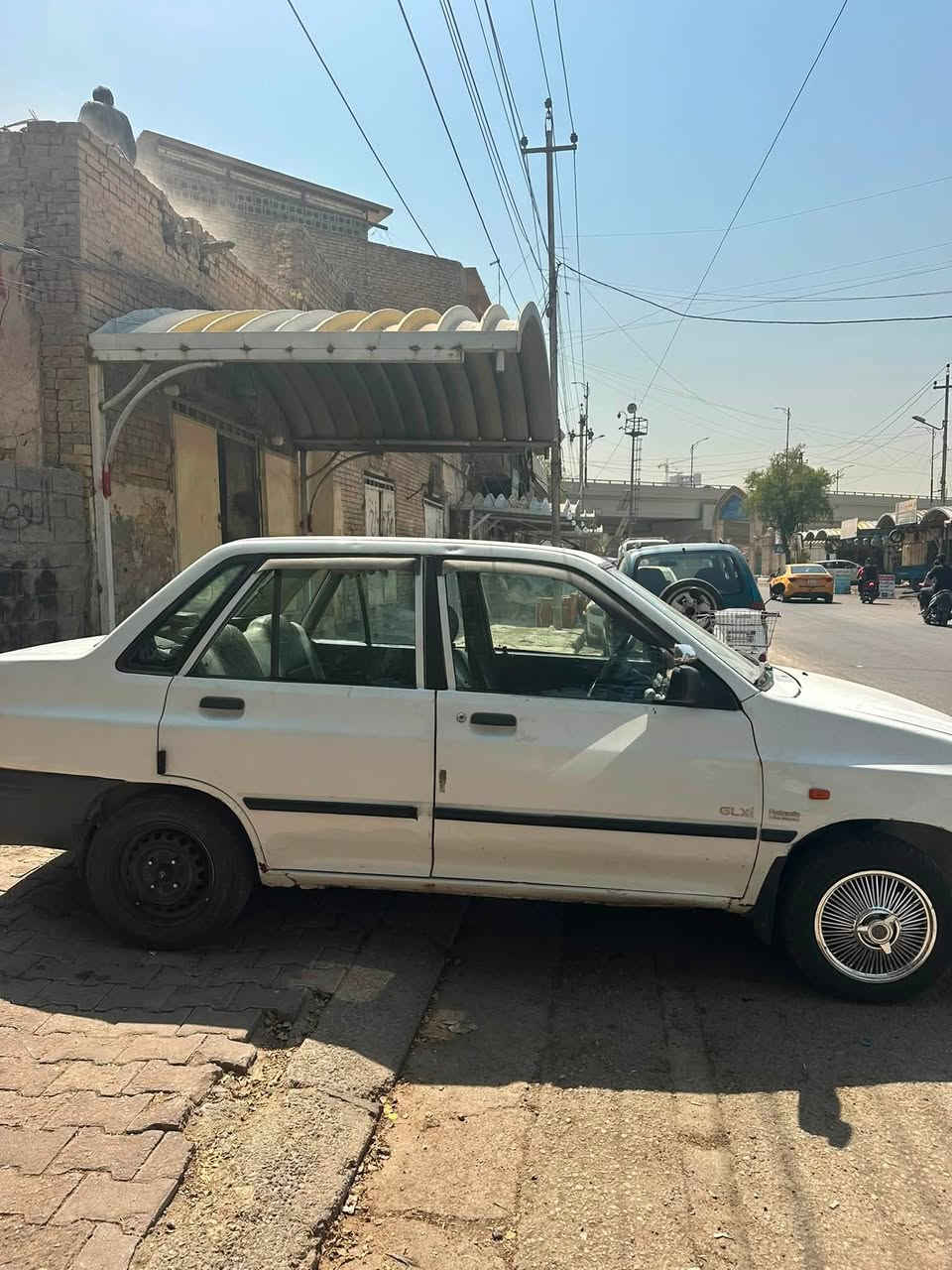 سلام عليكم سايبه 2009 لون ابيض 
تخم تايرات جديده الكير عادي 
التكيف شغال السنويه والأوراق جديده باسمي والاوراق كلهه كامله للتحويل 
سعر 32 ورقه وقابل للتفاوض 
مكان بغداد شيخ معروف
***********
