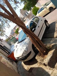 بیجۆ فەرەنسی مۆدیل 2009 فول مواسفات شاشەئایپات و کامیرە گیرە تۆماتیک و...