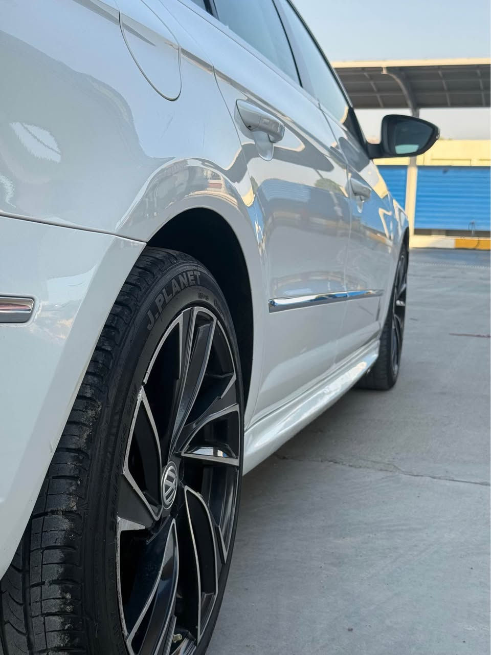 ***********

(نرخی 76 وەرەقە) 

PASSAT CC 2012 R line کلین 

شکل نوێی خەلیجە کلین بێ سبوخ 
 
٢٠٠ هەزار کیلۆمەتر رۆیشتووە 

R line قەپات مواسەفات

مەکینە ٢.٠ تۆڕبۆی ٤ پستۆنە 

٦ گێڕی تۆماتیکە 

سەیارەکە کلینە دەحامی لۆ دەحامی بەشەرت 
بێ سبوخ بێ دەحمە  
ئێڕباگی نەتەقیوە بە شەرت هەمووی 

گێر و مەکینە  بەشەرتە

ڕەقەم و ژینگەی نوێیە تا ٢٠٢٨
بە ناوی خۆمە 
کۆبۆنی بەنزینی کەرکوکی لەگەڵە

‎مواسەفات R line قەپات //-
‎١- ناو زەردە ٢- ٤ گێر ؛ حادی ؛ تۆماتیک ؛ سپۆرت  ٣- پانۆڕامایە ٤- هەموو گیانی حەساسە ٥- گێچ ئەلیک ترۆنی ٧- کوشین مەساج ٨- بیلاد پەردە ٩- برێک بەسمە ١٠- ئۆتو هۆلد ١١- تەحدد سورحە ١٢- کوشین کارەبایی ١٣- ٦ سەماحە ١٤- ڤۆلیۆم ١٥- تەبرید مەرکەزی ١٦-زۆر مواسەفاتی تر

نرخی ٧٦ وەرەقە
  
سەیارەکە لە هەولێرە 

*********** واتس ئاپی لەسەرە أربيل, العراق
