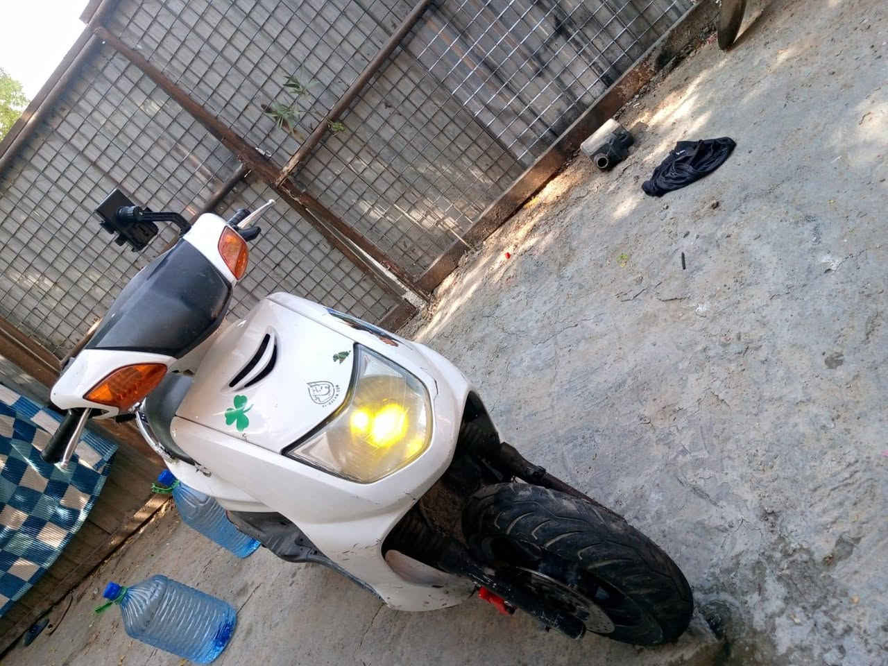 سلام عليكم دراجه سكنس ياباني سرعه١١٠ استانت حساس شغاله سلف وهندر وكهرباء كلها شغاله بلاديه نطيفه ومحركها بلادي نطيف مامفتوح ابد بلاديه خرسه ناعمه حيل خرسه  وكابريتر بلادي كفراتها بلاديه  مكاني المستنصريه رقمي*********** متواجد وتساب ورصيد السعر350  بيها مجال الشراي
