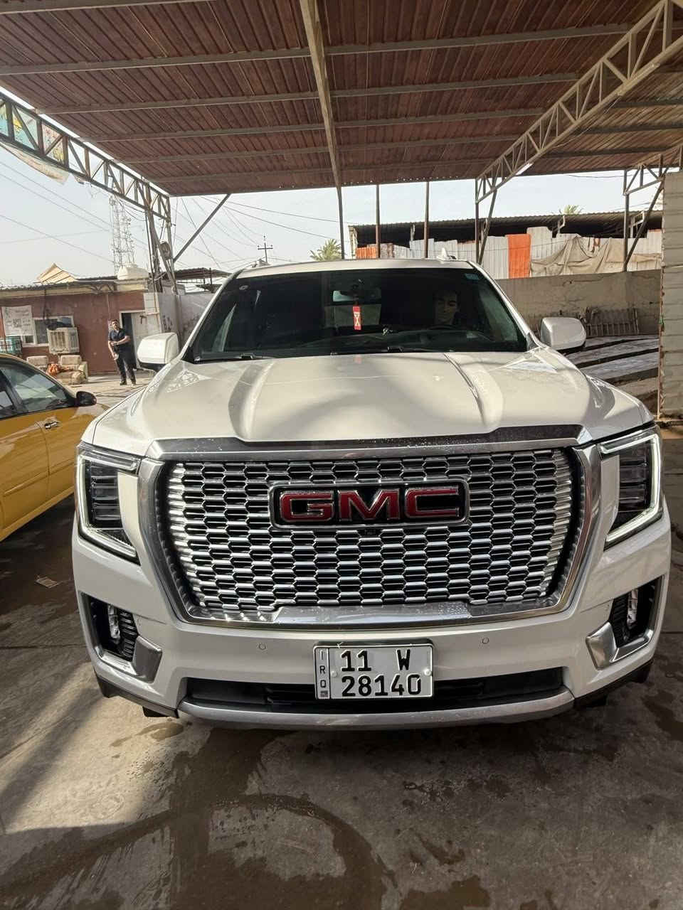 السلام عليكم اخوان
الشاصي الطويل GMC Yukon Denali XL 2023

يوكن دينالي الشاصي الطويل وارد كندي كلين تايتل بدون ضرر رقم بغداد فوول 

ماشية 33 الف

اللون الخارجي أبيض صدفي الداخل أسود

للبيع او مراوس بلاندكروزر

مكان السيارة الديوانية 

للتواصل على الرقم ***********
