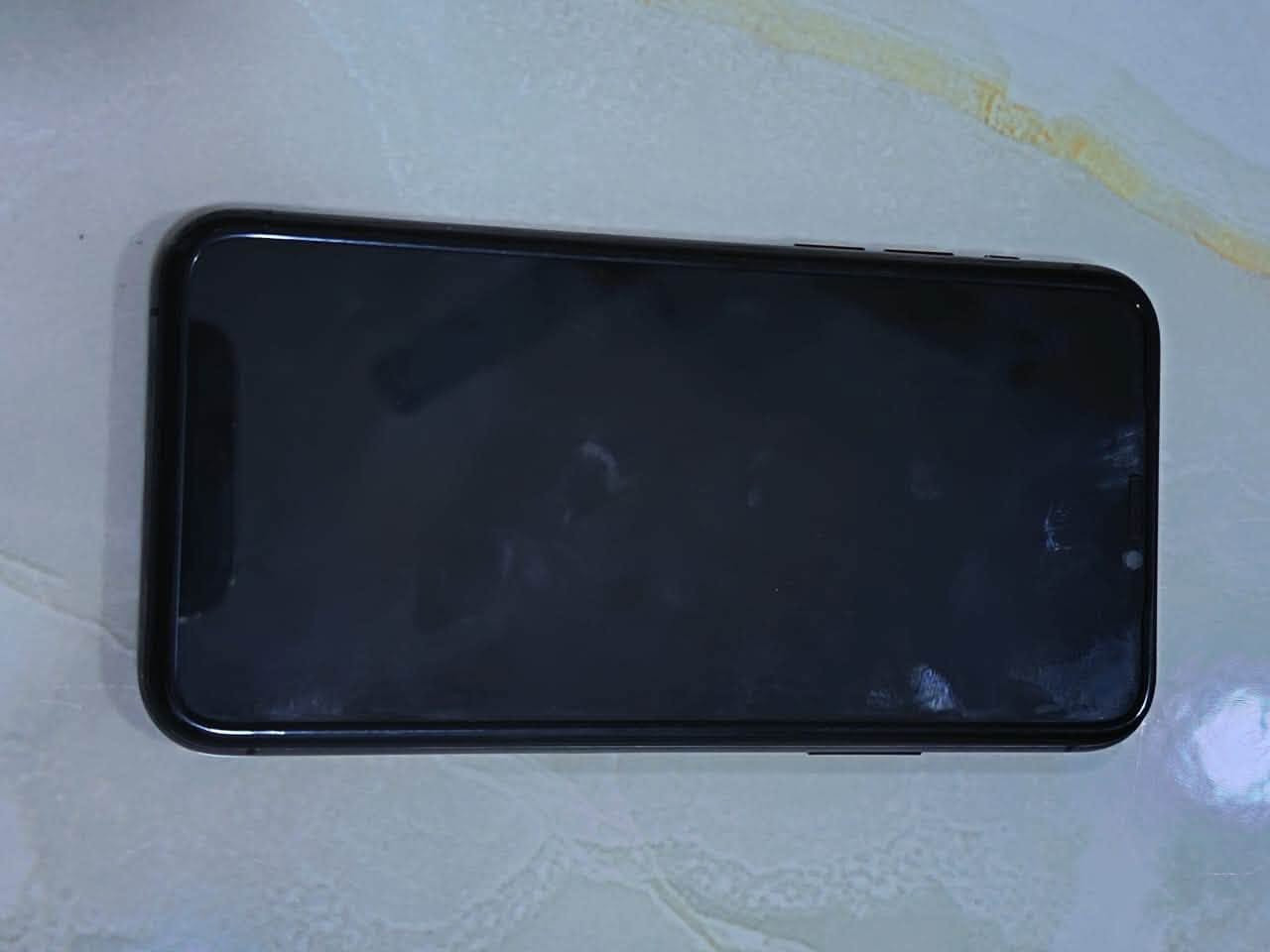 السلام عليكم ايفون 11 برو نضيف 256 GB بطاريته 80 امدل شاشه اصليه بس وبي رجفه بالكامره من اتزوم على X10 وبس السعر 245 قفل المكان كربلاء حي العسكري قطاع 16 بالقرب من جامع ال عمران الرقم *********** وبي واتساب
