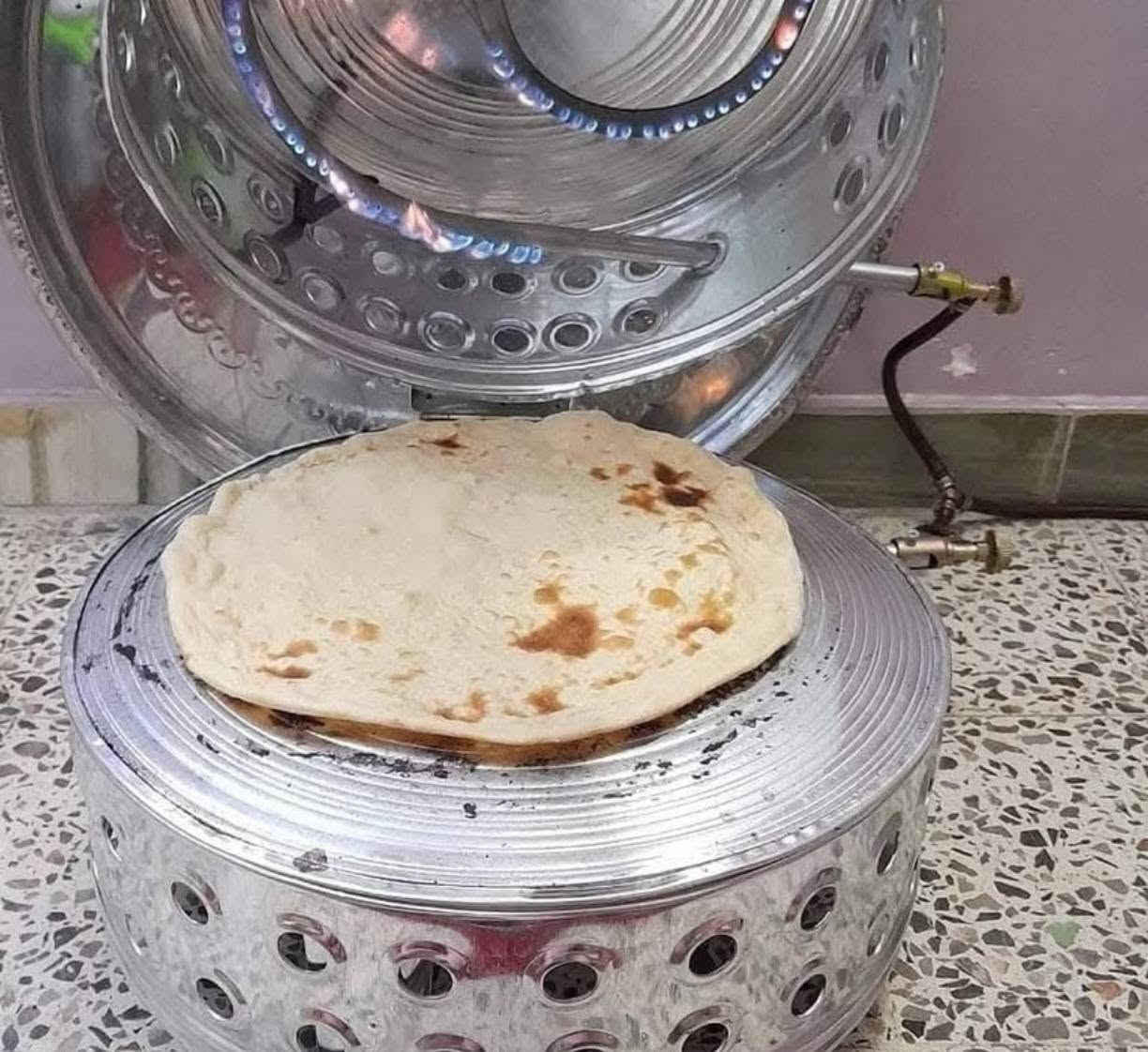 تنوررر غاز ارضي مدور سعره 35 كامل مع اغراضه

التوصيل داخل البصره ألفين والقضاء والناحيه 5 
للاستفسار واتساب ***********

ان هذا لرزقنا ماله من نفاد 🩶💫
