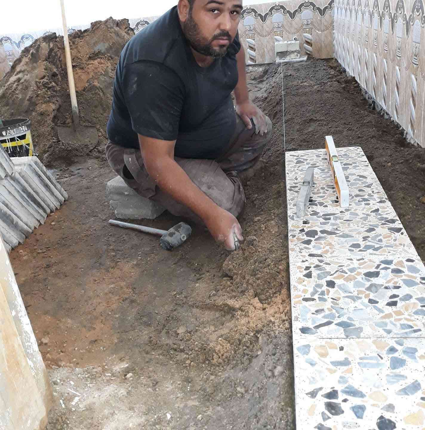السلام عليكم خلقة سيراميك وارضيات وبورسلاين درجة اولى باذن الله .
متفرغ حاليا 
***********
