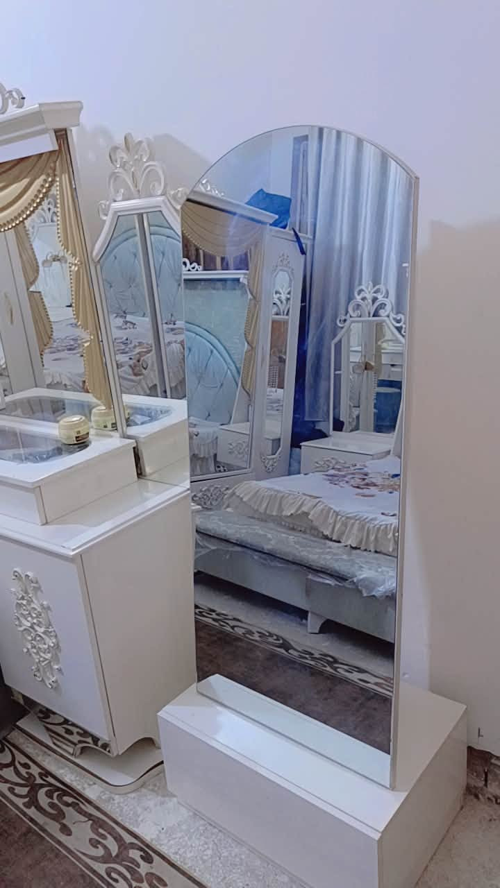 سلام عليكم غرفه نوم كامله نضافة 99‎%‎ استعمال شهر واحد كلش نضيفه مكاني بغداد مدينه صدر السعر 550الف موبايل ***********
